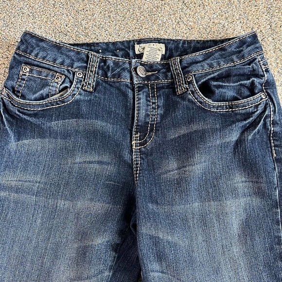 EARL Jean Capris Mid Rise Cuffed Embroidered Stretch Denim Women's 6 Dark Wash - Picture 2 of 5